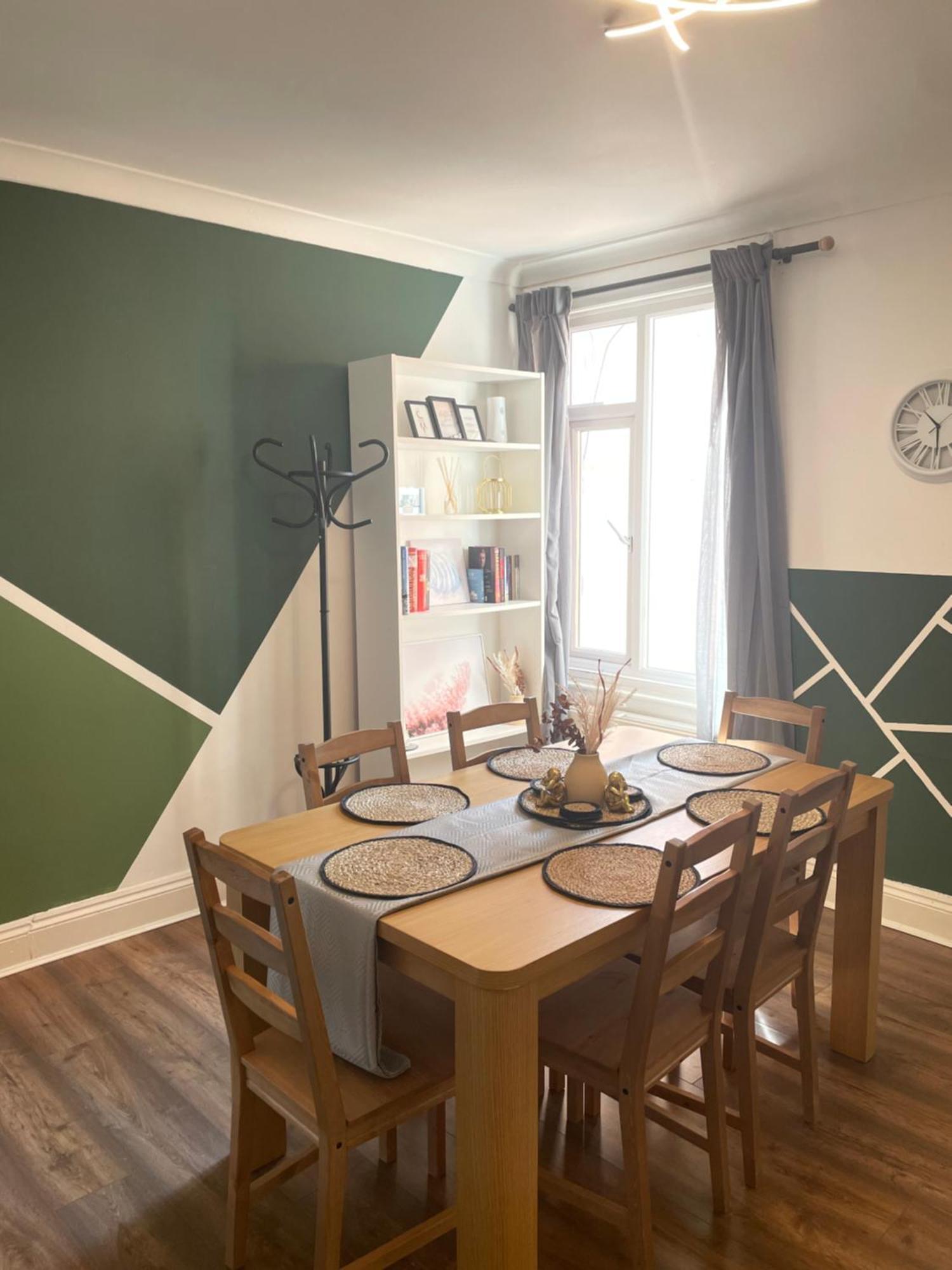Home Sweet Home In Rg1 With Free Parking Reading Exterior foto