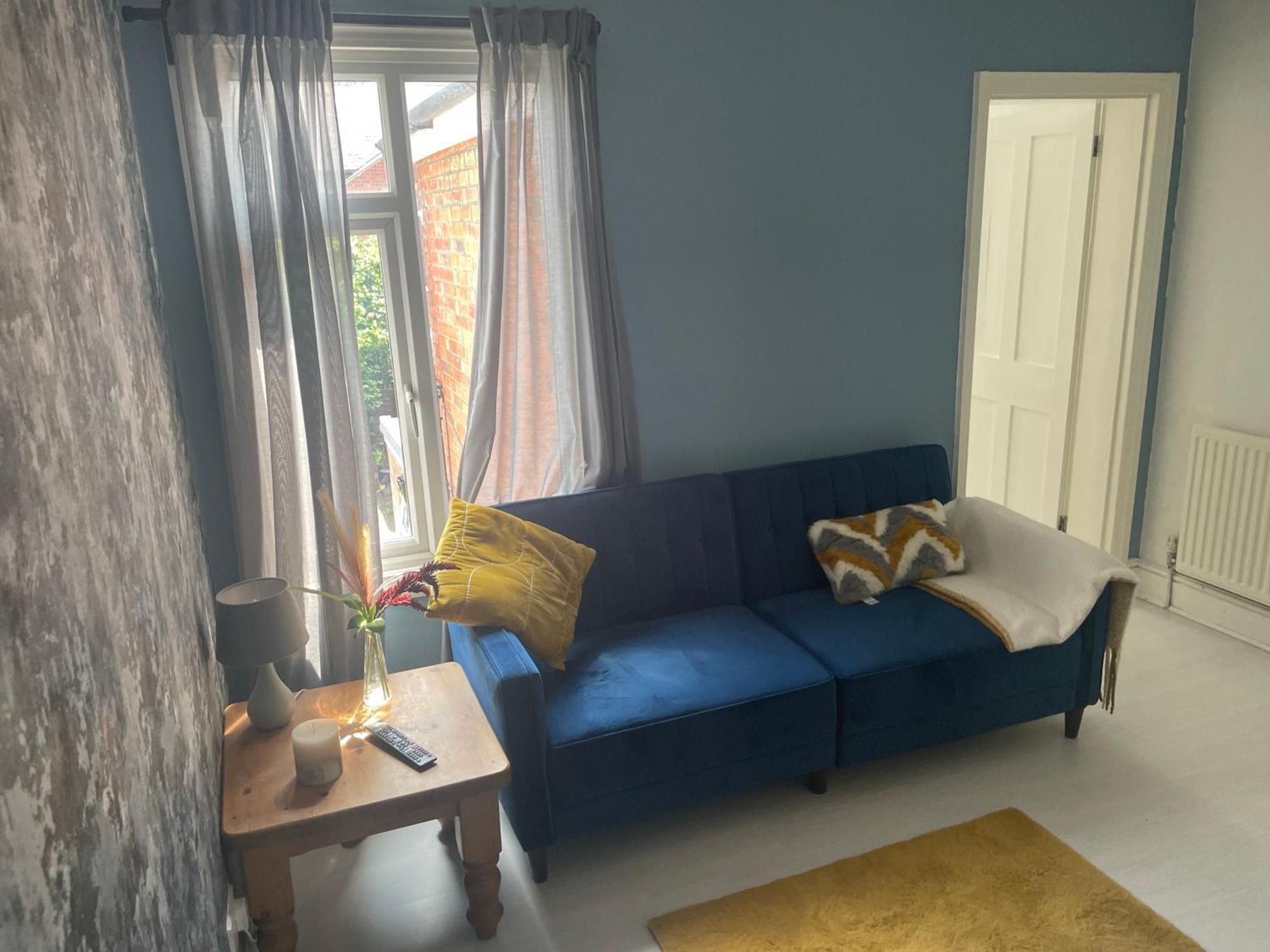 Home Sweet Home In Rg1 With Free Parking Reading Exterior foto